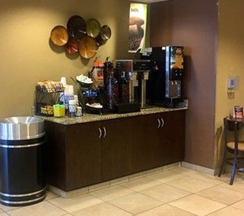 Microtel Inn & Suites by Wyndham Minot - Minot, ND