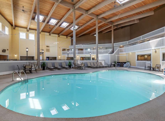 Best Western Plus Steeplegate Inn - Davenport, IA