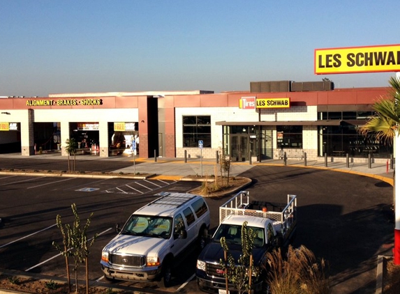 Les Schwab Tires - Dinuba, CA