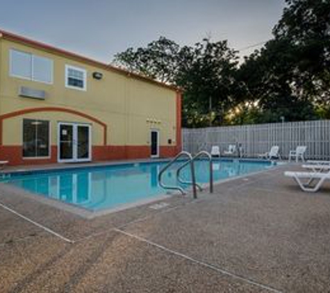 Red Roof Inn - San Marcos, TX