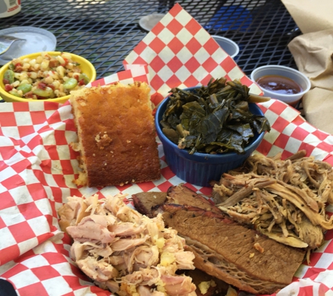 Hubba Hubba Smokehouse - Flat Rock, NC