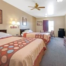 Super 8 by Wyndham St. Louis Airport - Hotels