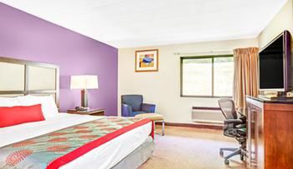 Ramada by Wyndham Rockaway - Rockaway, NJ