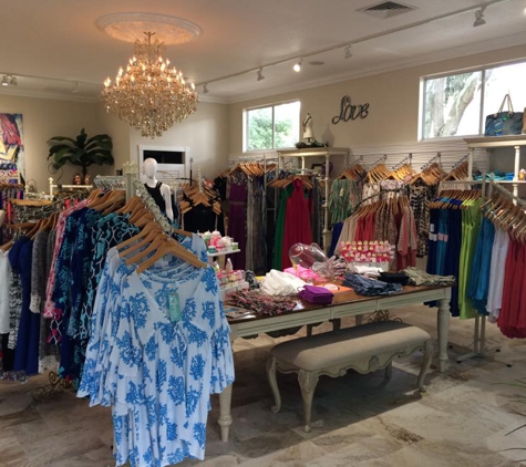 T Marie's Fashion and Gifts Boutique - Valrico, FL