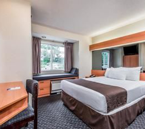 Microtel Inn & Suites by Wyndham Bethel/Danbury - Bethel, CT