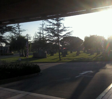 Ivy Lawn Funeral Home - Ventura, CA