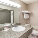 Ramada by Wyndham Oklahoma City Airport North - Hotels