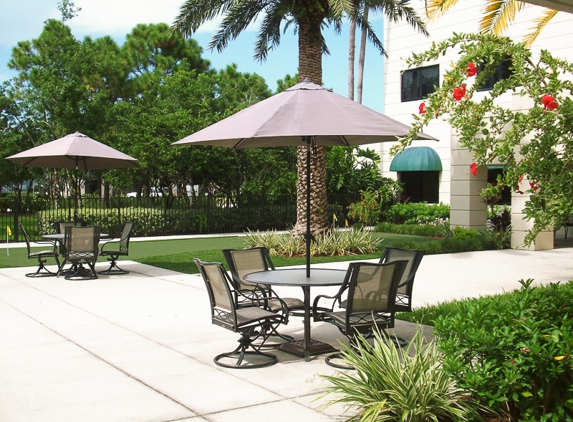 The Gardens Court - Palm Beach Gardens, FL