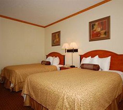 Baymont Inn & Suites - Hinesville, GA