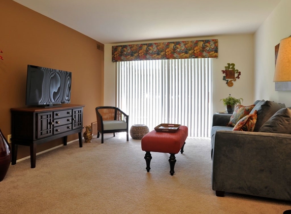 Cordoba Apartments - Farmington Hills, MI