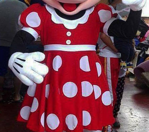 Characters By Jake - Laurelville, OH. Our Minnie Mouse "impersonator"