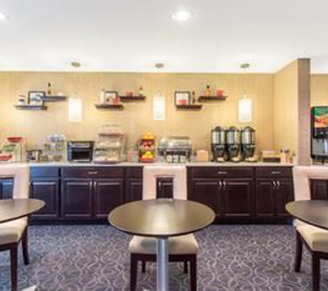 Hawthorn Suites by Wyndham Sterling Dulles - Sterling, VA