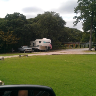 Live Oak RV Park - Azle, TX