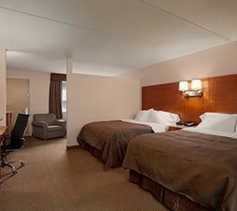 Ramada by Wyndham Rockville Centre - Rockville Centre, NY