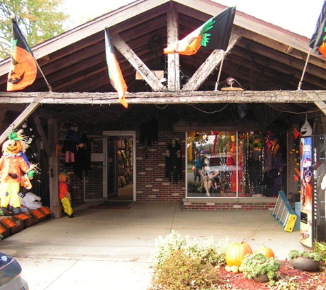 Costume Holiday House - Fremont, OH