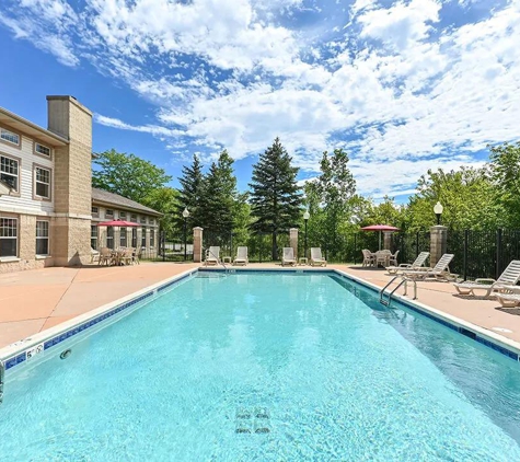 Reserve at Eagle Ridge Apartment Homes - Waukegan, IL