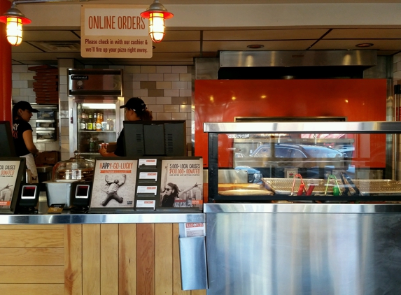 Blaze Pizza - Evanston, IL