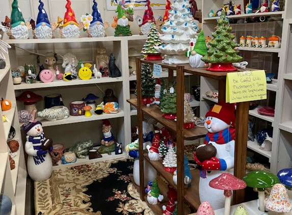 Teeks Antiques and Collectibles - Newton, KS