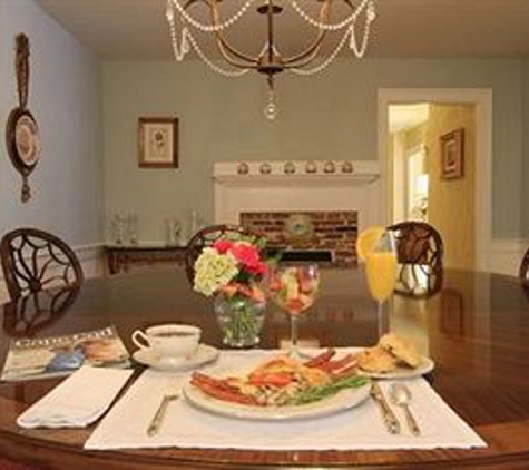 The Blushing Oyster Bed & Breakfast - Yarmouth Port, MA