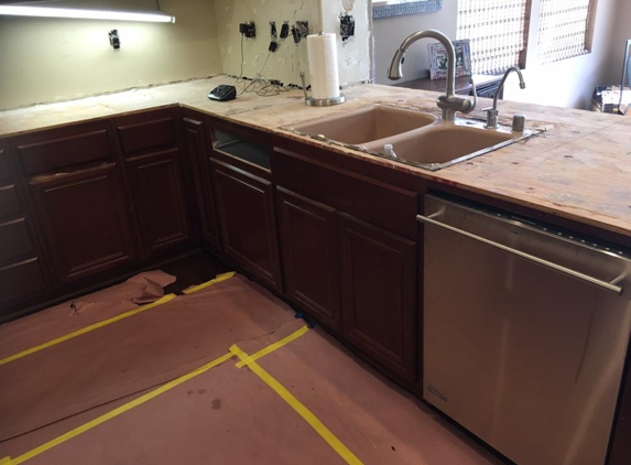 Molina Kitchen Cabinets - Pacoima, CA