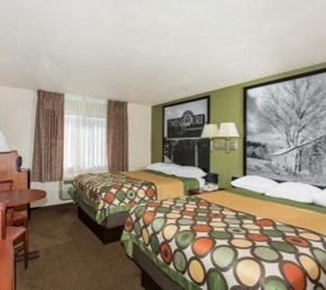 Super 8 by Wyndham Perryville - Perryville, MO