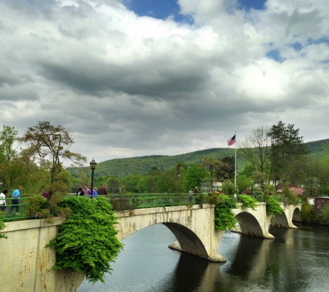 Bridge Of Flowers Business Center - Shelburne Falls, MA