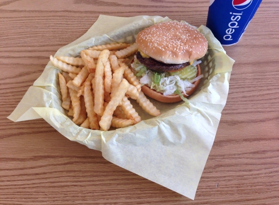 C & L Burger Bar - Castle Rock, WA