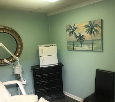 In Fashion Nails & Massage - Seminole, FL