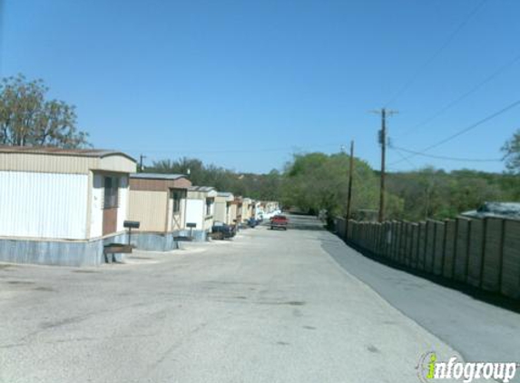 Horseshoe Bend Mobile Home - San Antonio, TX