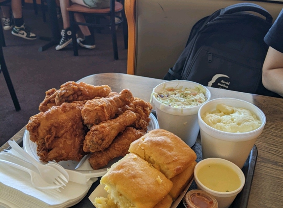 Pioneer Chicken - Los Angeles, CA