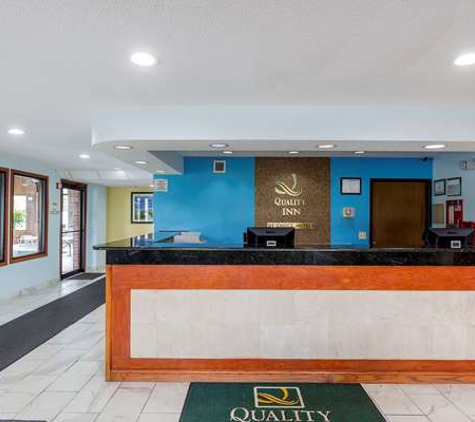 Quality Inn Sycamore - DeKalb - Sycamore, IL