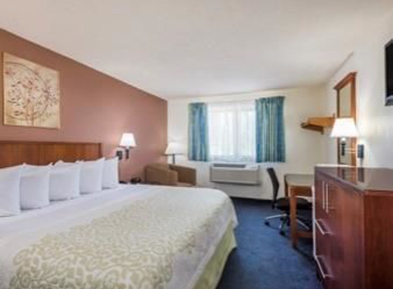 Days Inn by Wyndham Greenfield - Greenfield, MA