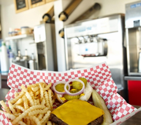 Goldie's Ice Cream Shoppe - Prairie City, IA