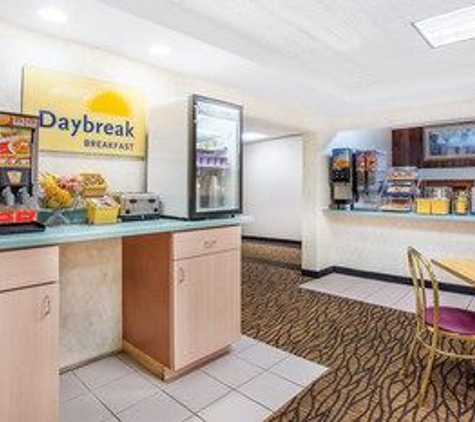 Days Inn by Wyndham Marquette - Marquette, MI