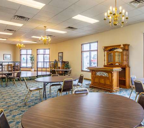 Econo Lodge - Waupaca, WI