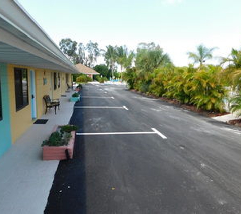 Nokomis Inn & Suites - Nokomis, FL