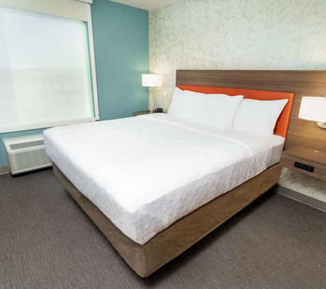 Home2 Suites by Hilton Roseville Sacramento - Roseville, CA