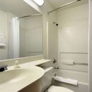 Travelodge by Wyndham Arlington/Dallas Area