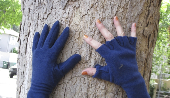 Gloves By Lorraine - Berkeley, CA