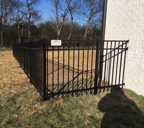 Mitchell Fence Company - Gallatin, TN. 4ft Aluminum Fence. Hendersonville TN