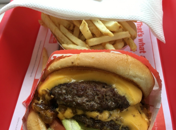 In-N-Out Burger - San Marcos, CA