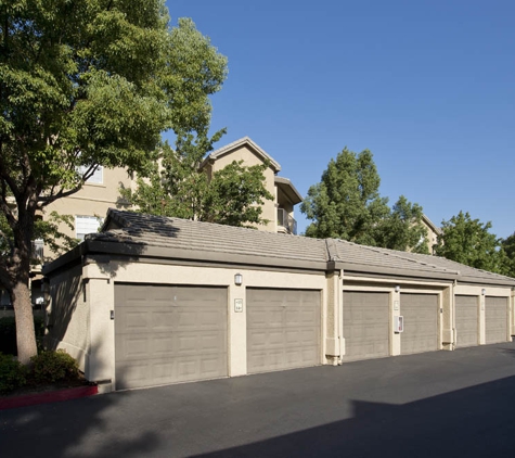 River Oaks Apartment Homes - Vacaville, CA