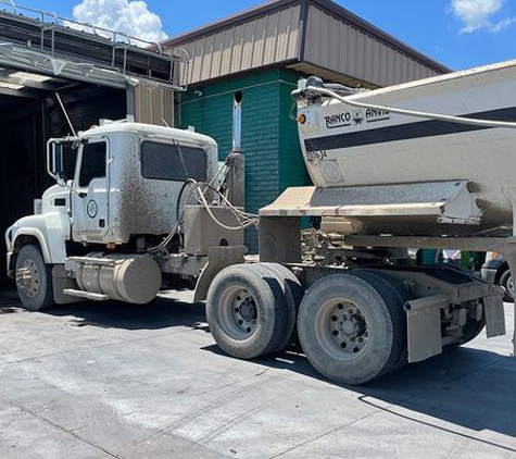 Dallas Super Truck Wash & Lube - Dallas, TX