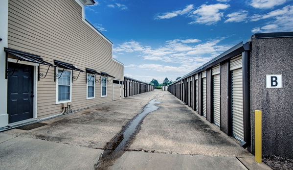 StowAway Self Storage - Pearl, MS