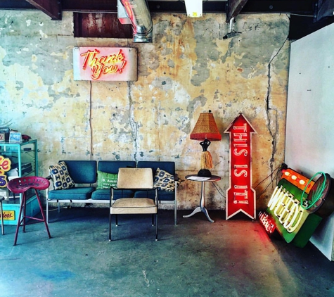 Roadhouse Relics - Austin, TX