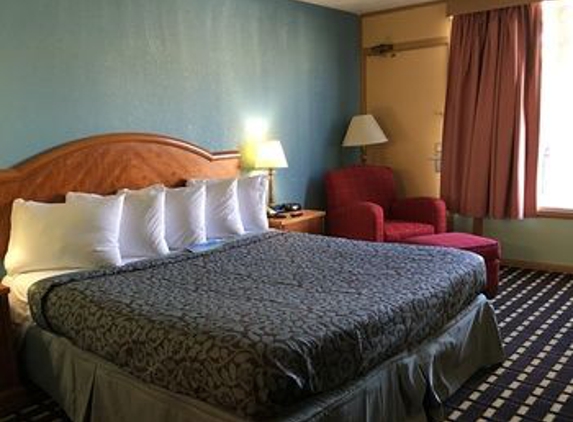 Days Inn - Cincinnati, OH