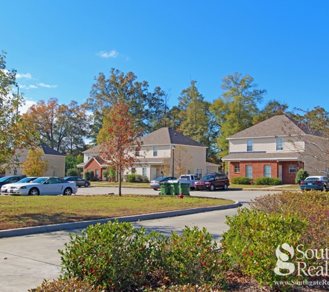 Pine Creek Townhomes - Hattiesburg, MS