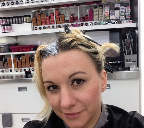 Ulta Beauty - Roseville, CA. Coloring my roots to blonde.