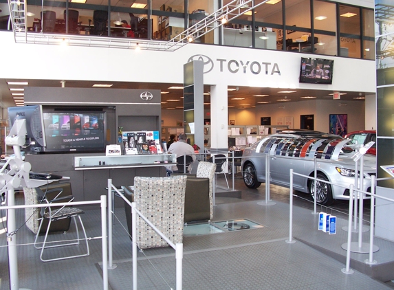 Parkway Toyota Inc - Englewood Cliffs, NJ