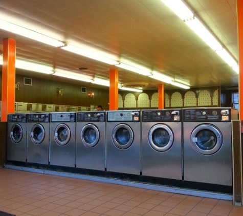 Laundryland - Chicago, IL